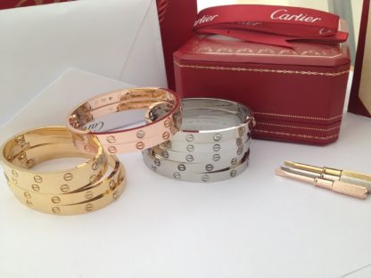 Cartier 4 diamonds and without diamonds love bracelet rose gold, yellow gold, white gold
