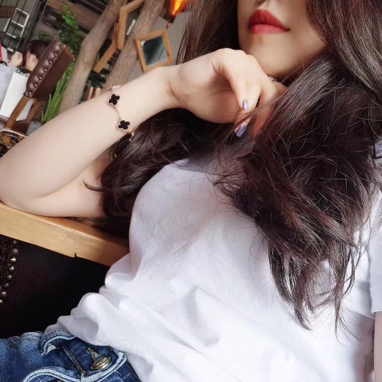 Rose gold onyx Vintage Alhambra bracelet 5 motifs