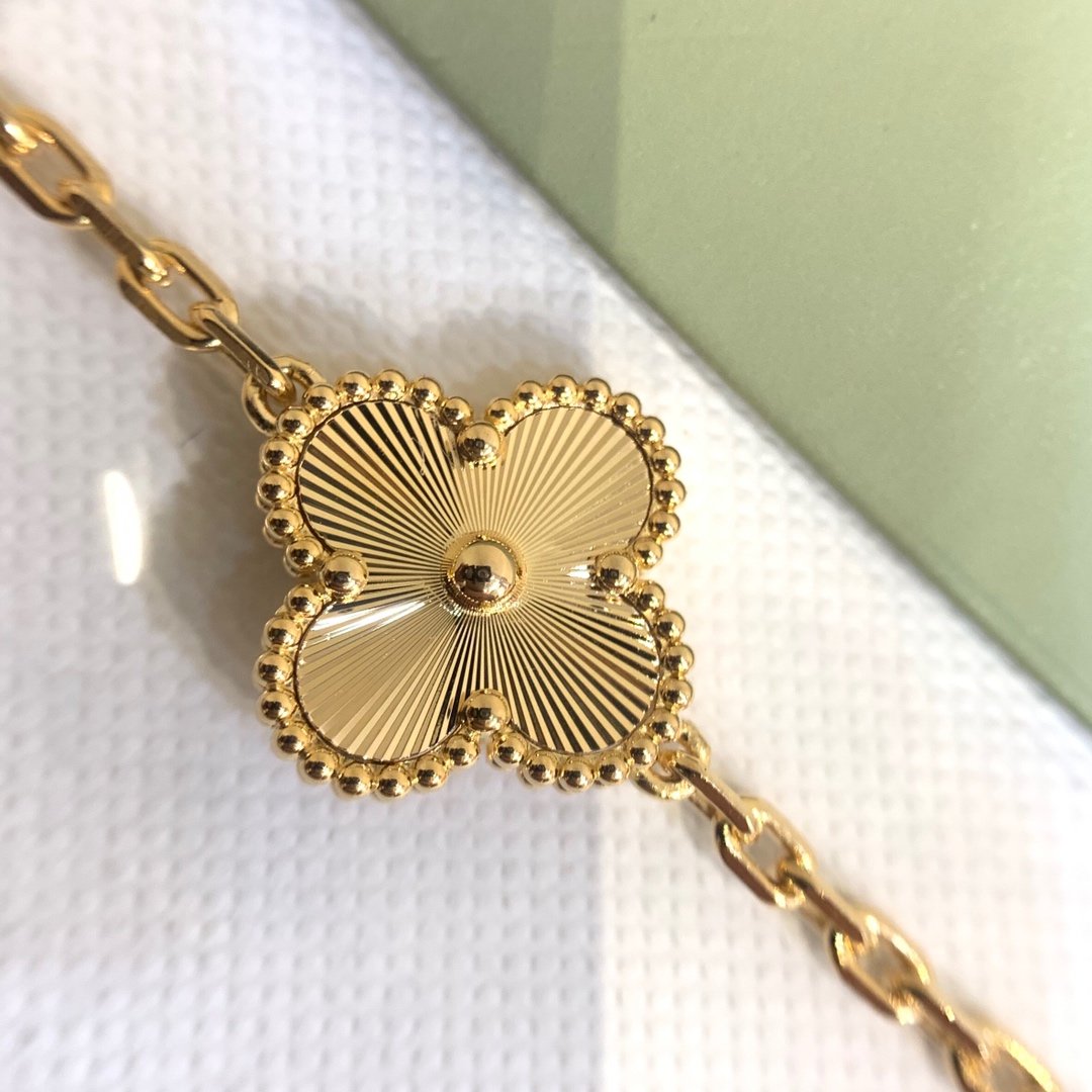 vintage alhambra bracelet, 5 motifs, yellow gold vintage alhambra bracelet, 5 motifs, yellow gold