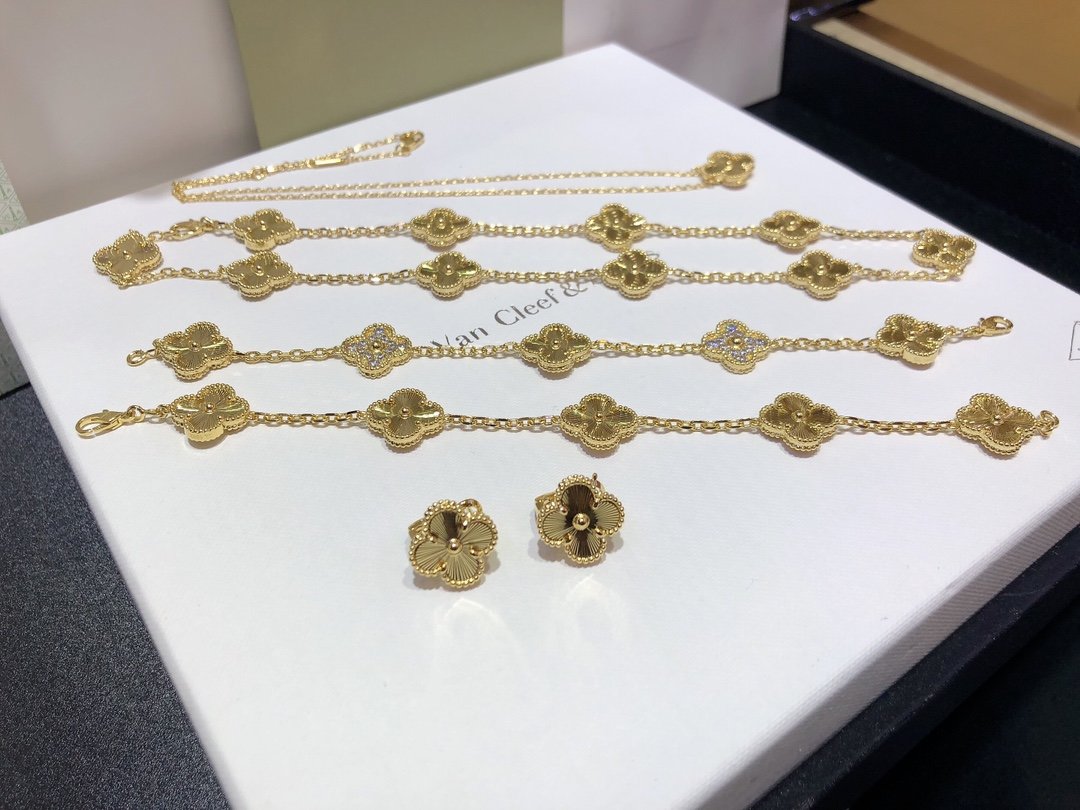 VCA vintage alhambra 5 motifs bracelet, 10 motifs necklace, earrings yellow gold