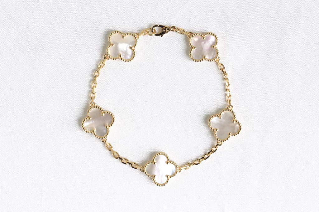 Van Cleef vintage alhambra bracelet 5 motifs yellow gold mother of pearl