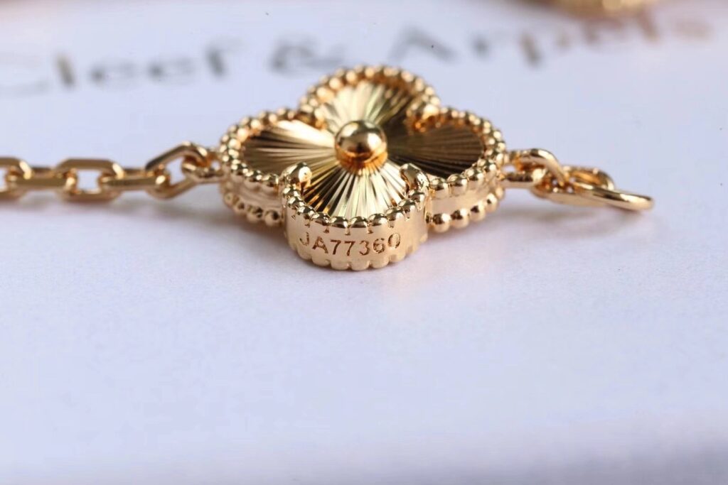 VAN CLEEF Alhambra bracelet Yellow gold 5 motifs
