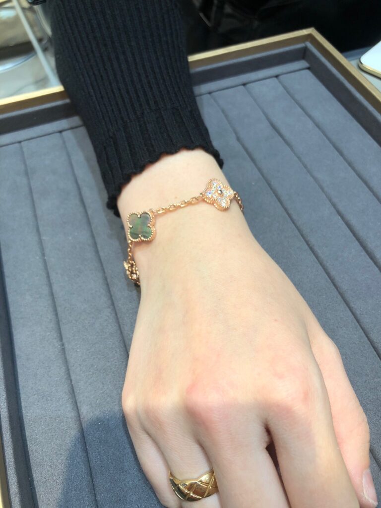 Rose gold, Diamond, Mother-of-pearl. Vintage Alhambra VAN CLEEF bracelet, 5 motifs