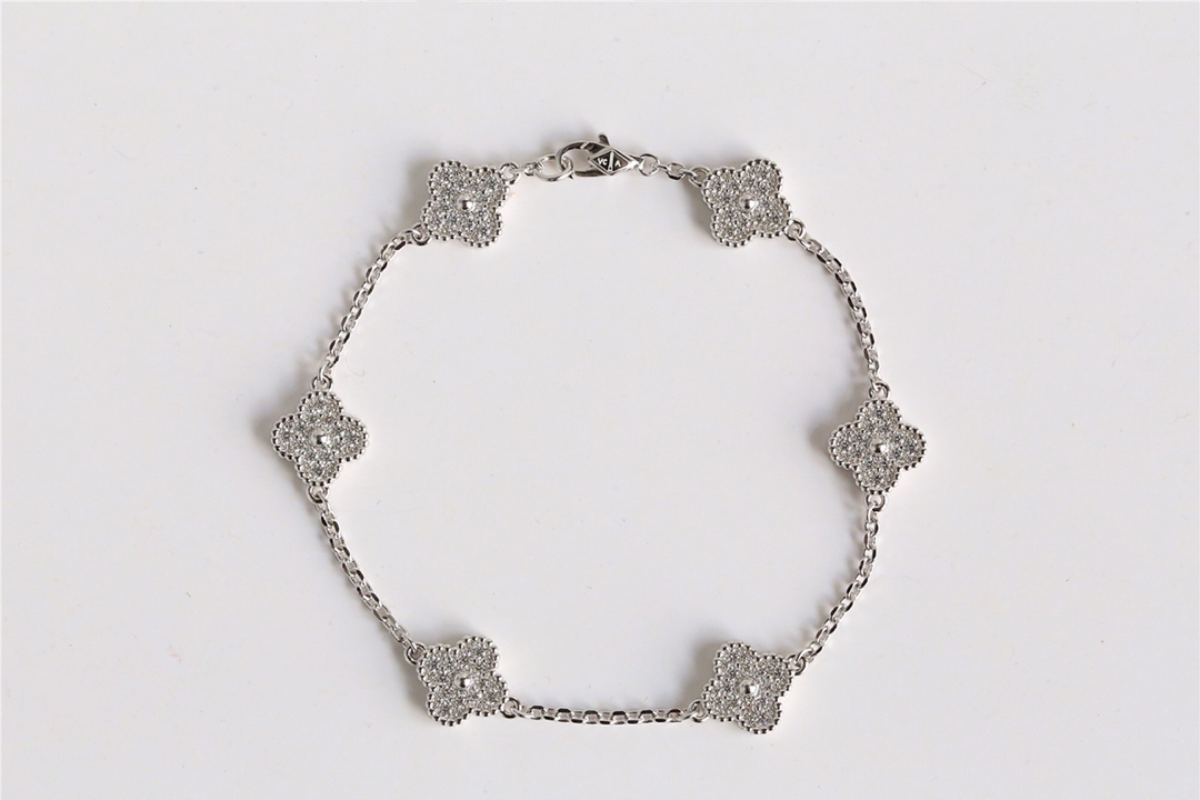 Van Cleef Sweet Alhambra bracelet 6 motifs White gold diamonds