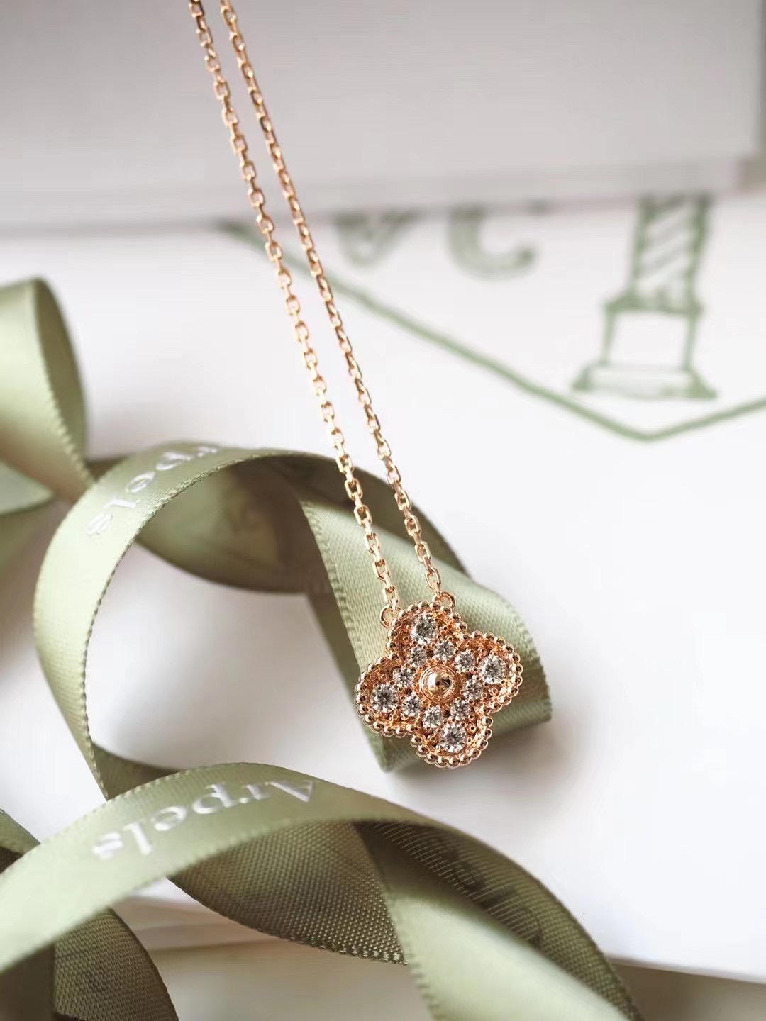 VCA Vintage Alhambra pendant rose gold, Diamond VCA Vintage Alhambra pendant rose gold, Diamond