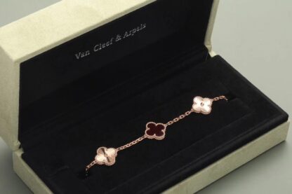 Van Cleef & Arpels Vintage Alhambra bracelet 5 motifs guilloché rose gold carnelian
