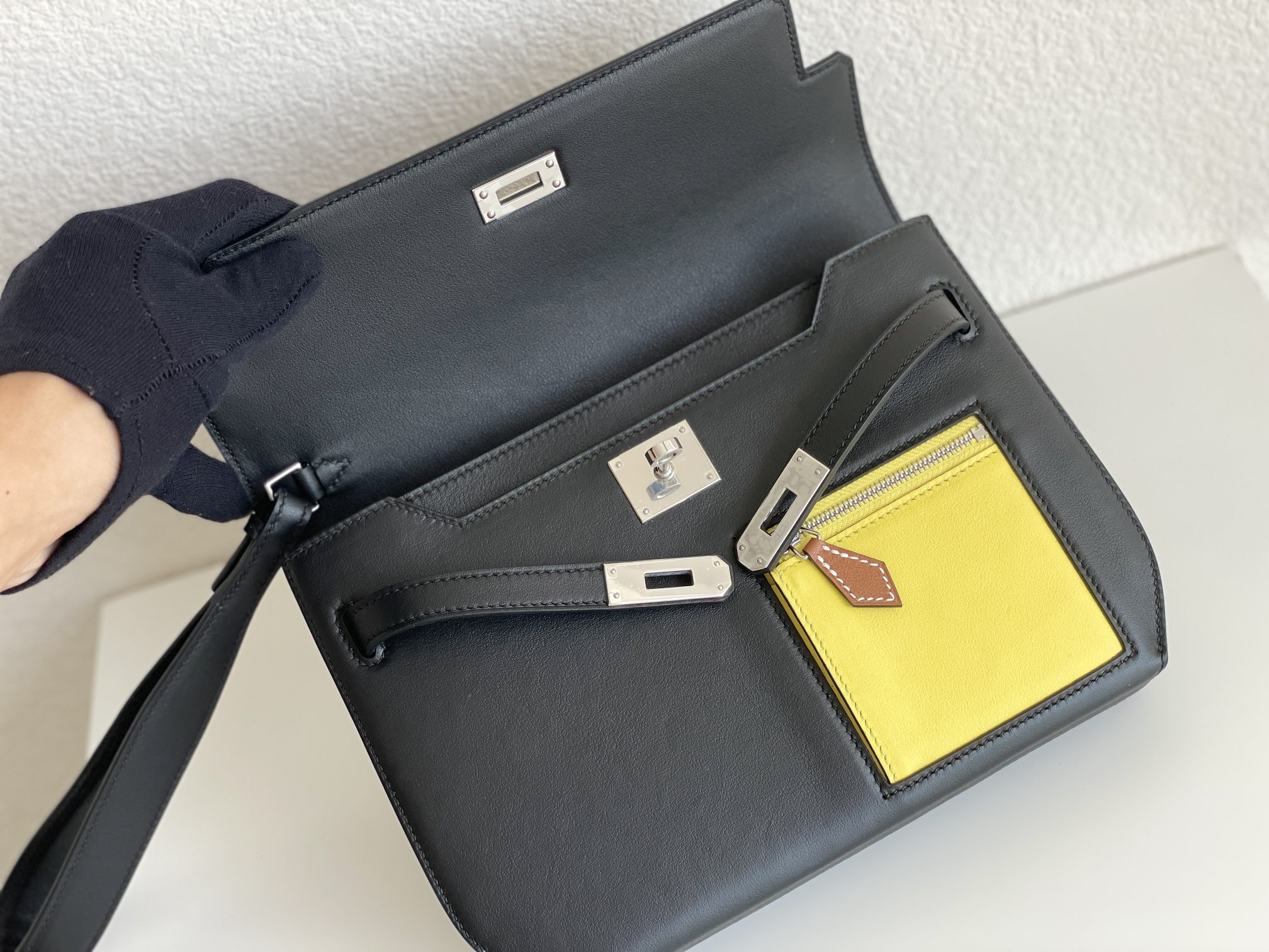 Hermes Kelly colormatic   depeches 25 pouch Black