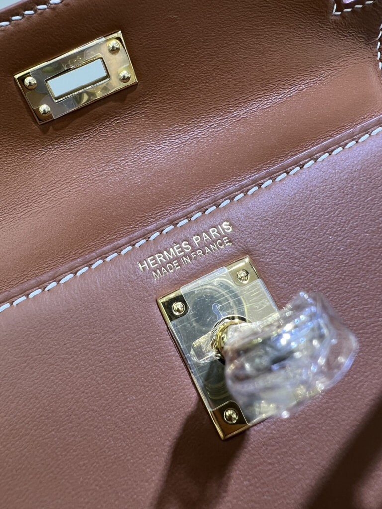 HERMES 25S MINI KELLY 19 IN DEEP MAGENTA CALFSKIN GOLD HARDWARE main image 1